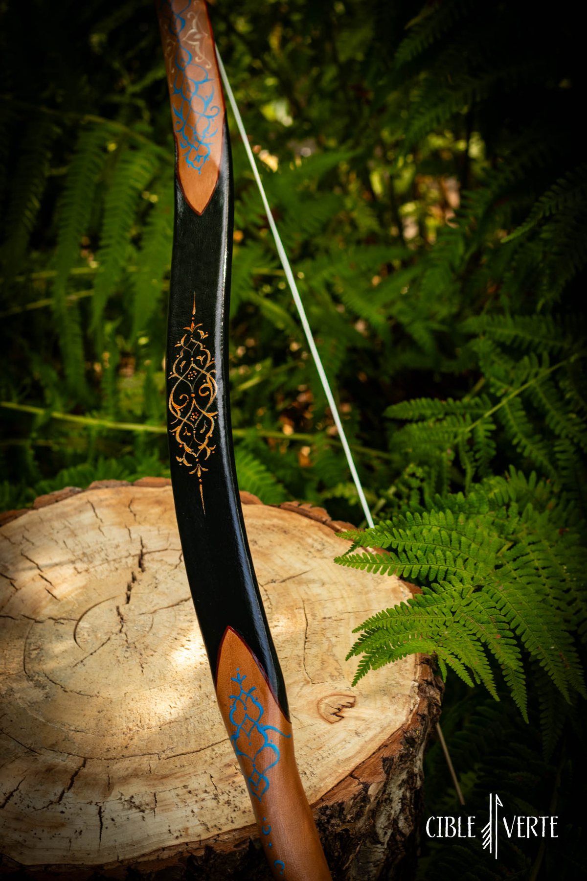 painted bow detail